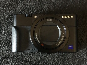 Rent: Sony Cyber-shot DSC-RX100 V Digital Camera
