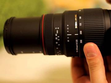 Rent: Sigma 70-300mm f/4-5.6 DG Macro