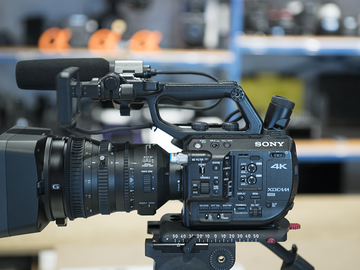 Rent: PXWFS5 Basic Kit w/ 18-110 Lens