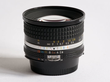 Rent: Nikon Nikkor 20mm F2.8 AI-S (w/ hood)
