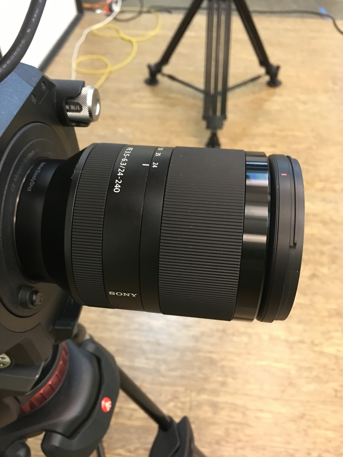 Rent A Sony Sel Fe 24 240mm F 3 5 6 3 Oss Zoom Lens Best Prices Sharegrid Los Angeles Ca