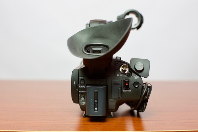 SONY PXW-X70 カムコーダー［Multilingual model］ Amazon.com : Sony PXW-X70 Professional Hand Held Camcorder