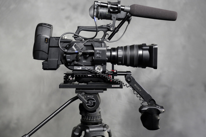 Rent a Sony FS7 w/28-135 f/4 lens V-Mount Kit, Best Prices