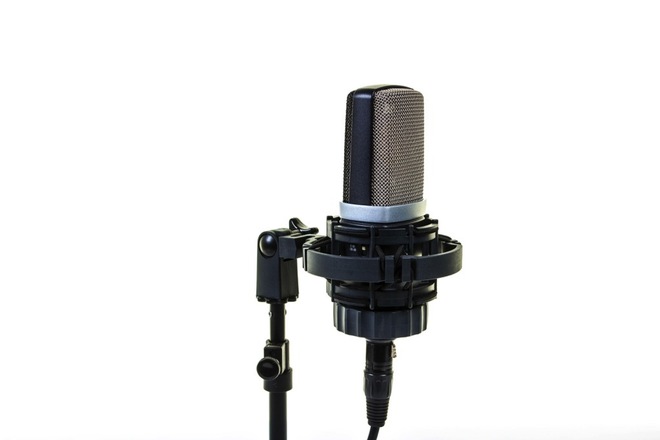 Rent a AKG C214, Best Prices | ShareGrid New York, NY