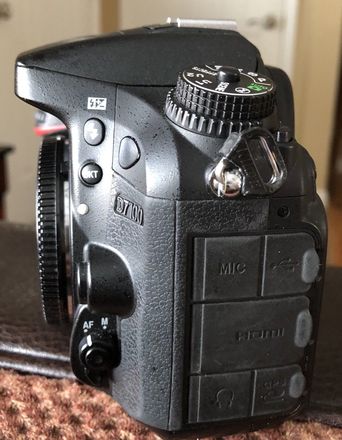 nikon d7100 body only 2 batteries and charger included