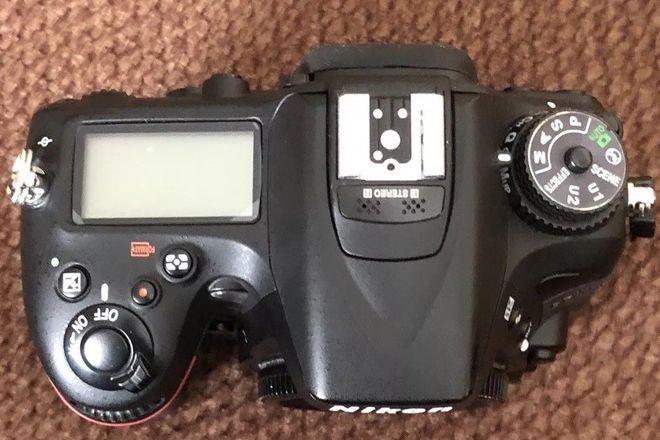 nikon d7100 body only 2 batteries and charger included