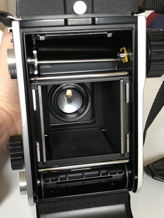 Rent a Mamiya C220 with 80mm f/2.8 Sekor, Best Prices