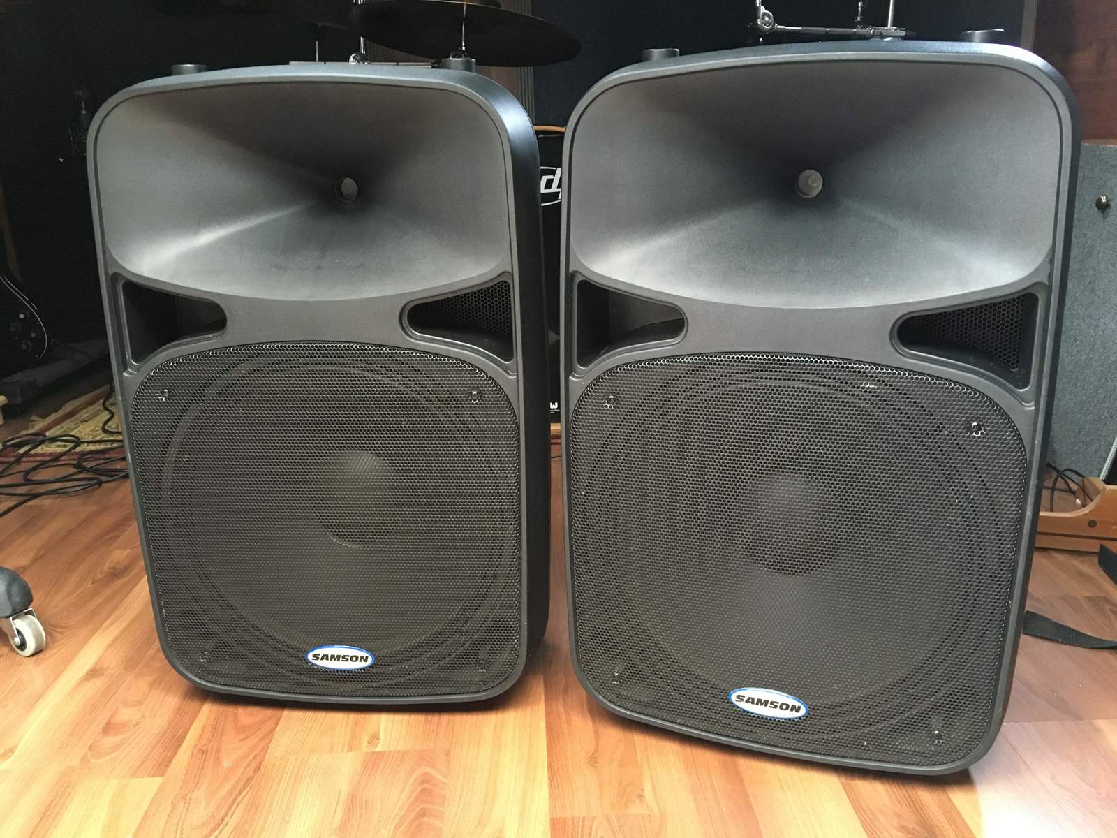 samson 15 inch active speakers