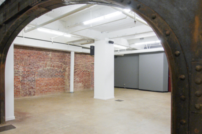 96 Civic Center Studios Terbaik