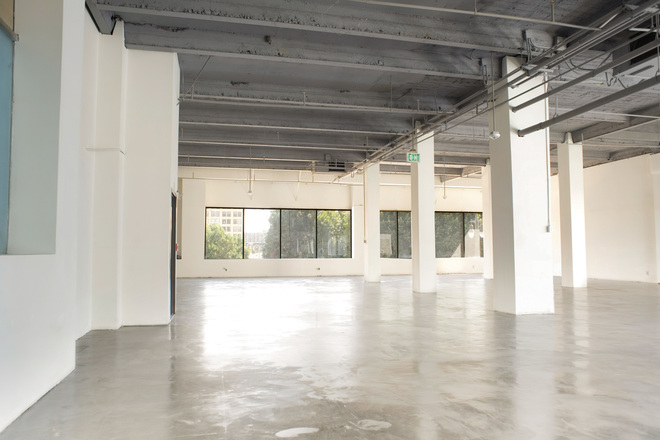 96 Civic Center Studios Terbaik