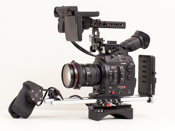 Canon C300 MkII EF w/ Shoulder Rig and 24-105 f/4L