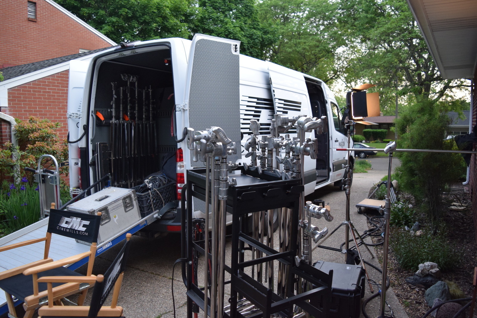 Rent a 1 Ton Grip & Electric Truck, Best Prices ShareGrid Detroit, MI