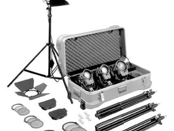 Rent: Arri 4 Light Kit - 2x 650w fresnel, 2x 300w fresnel