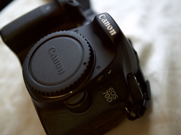 Rent: Canon EOS 70D DSLR