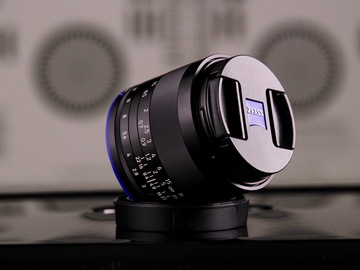 Rent: Zeiss Loxia 35mm f/2 Biogon T Lens for Sony E Mount Zeiss