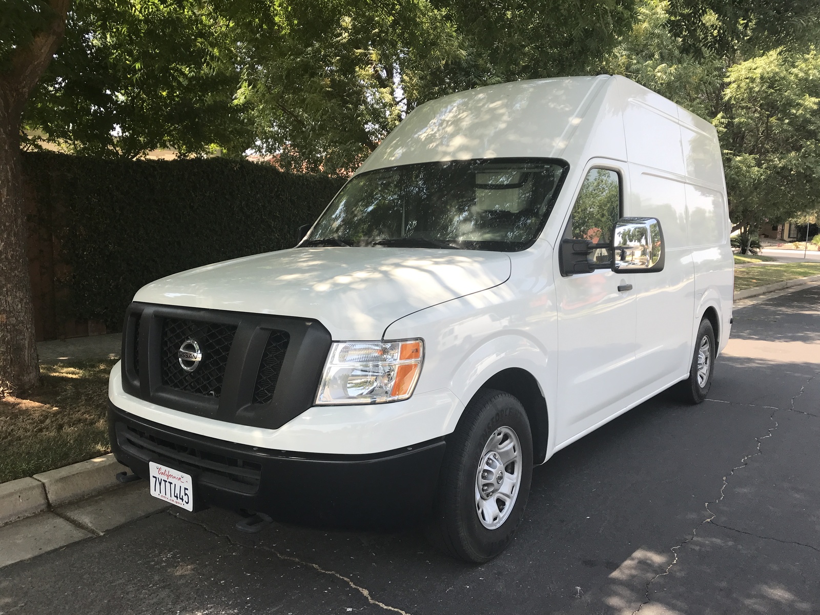 Rent a 1 Ton G&E Van Truck M18/HMI/LED/Litepannel Astera TitanTube