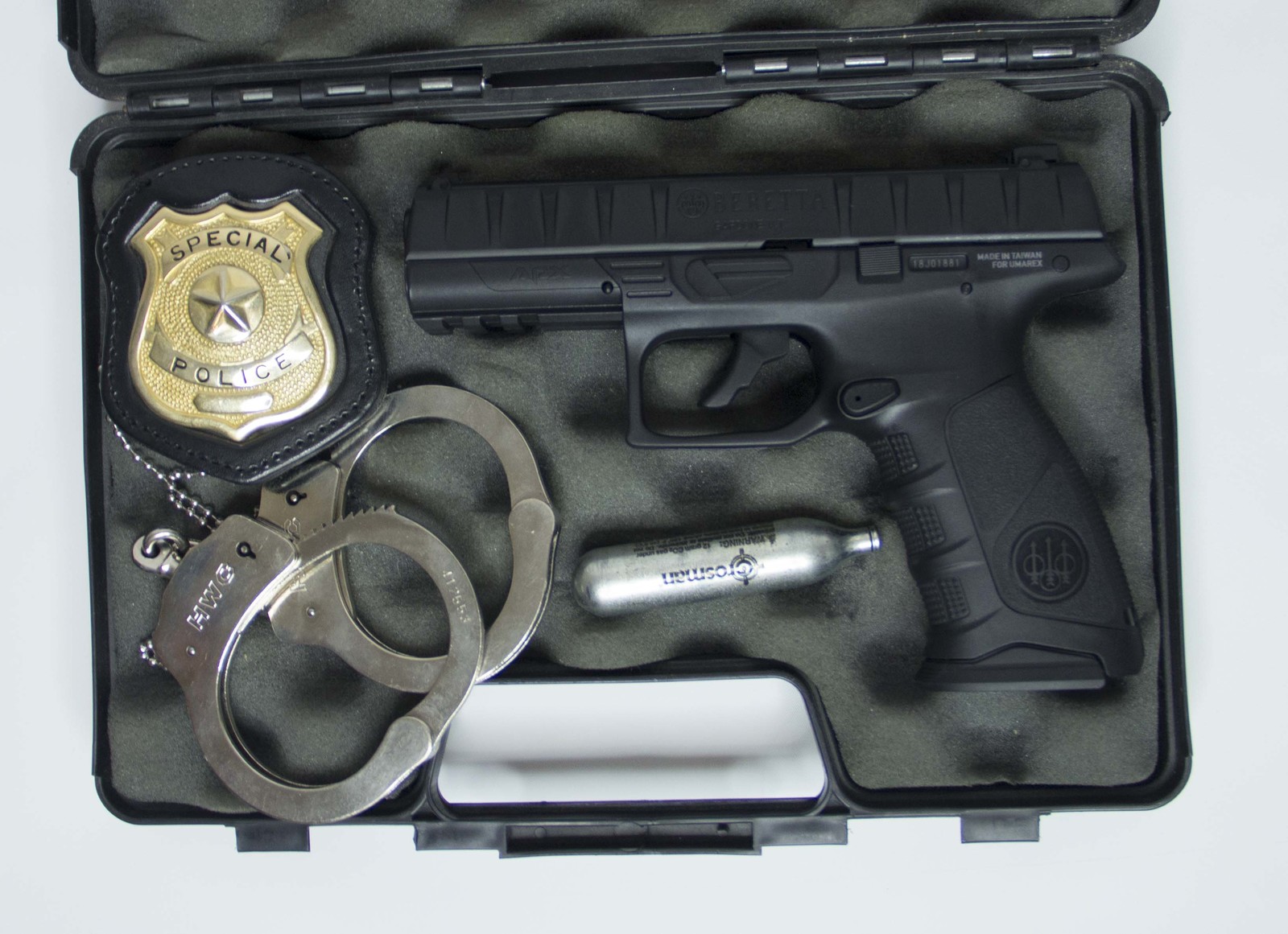 Rent a POLICE PACKAGE!! Beretta (PROP GUN) with BLOWBACK, Best Prices ...