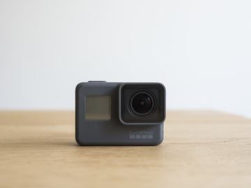 Rent: Gopro hero 5 black + Gimbal Stabilizer!