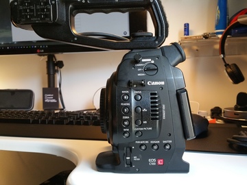 Rent: C100 , 24-70 L II 2.8 Lens, C100 Shoulder rig, SmallHD AC7