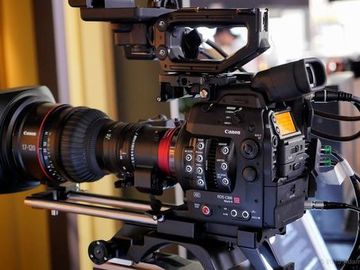 Rent: Canon C300 Mark II base/cine kit