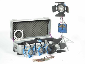 Rent: Arri 4 Lamp Kit: 1k open / 2x 650 / 300 / Chimera Softbox