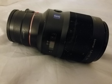 Rent: Sony/Zeiss 135mm f/1.8 lens