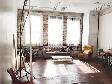 Rent: Rustic Artist/Gallery Space