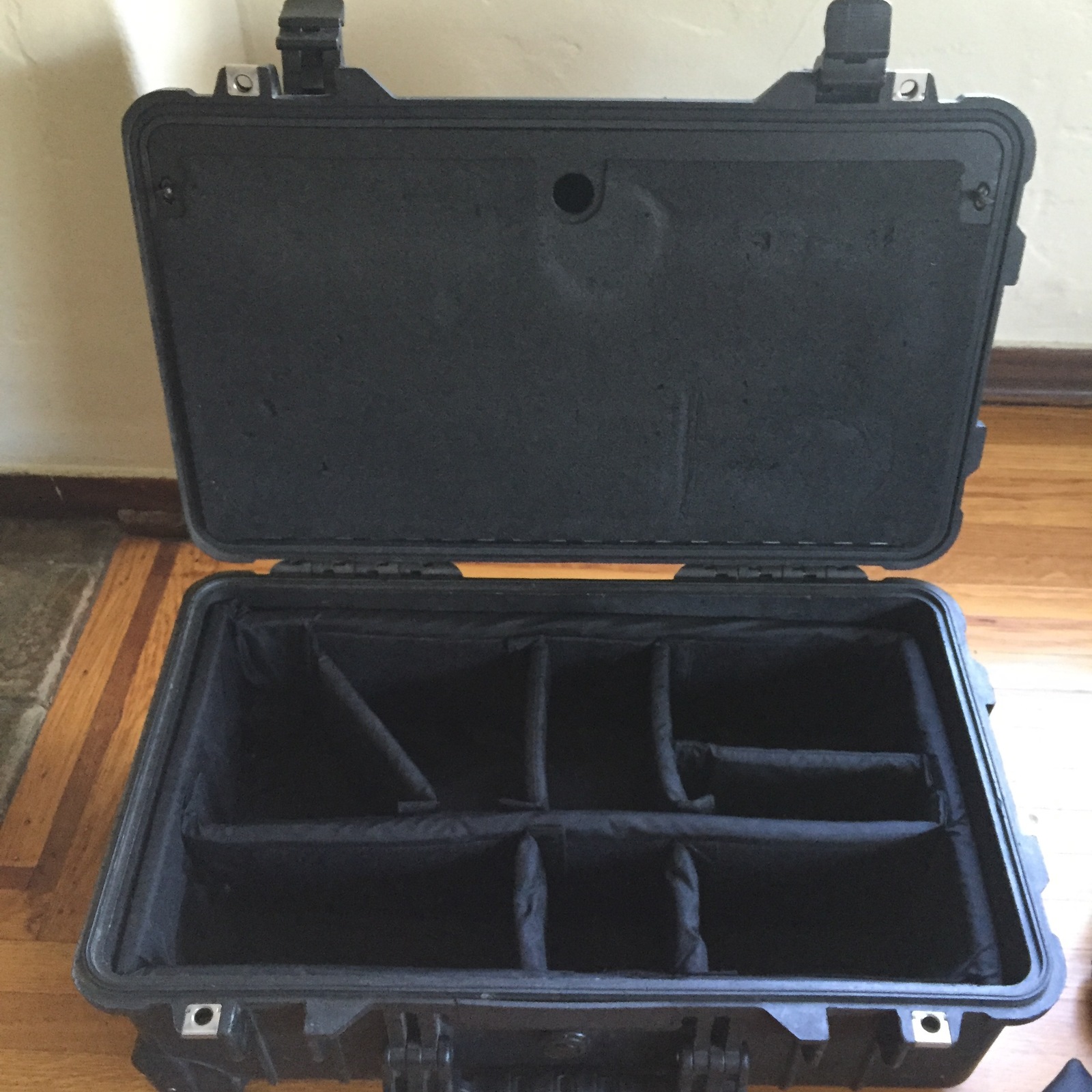 Rent a Case Cruzer - Pelican Case Psc3004, Best Prices | ShareGrid