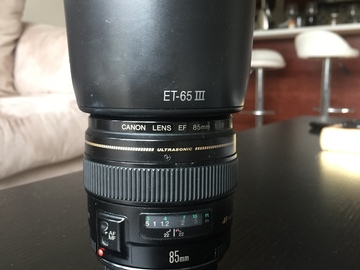 Rent: Canon EF 85mm f/1.8 USM Lens