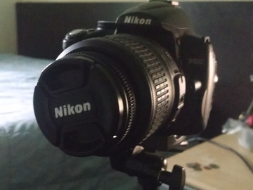 Rent: Nikon D5000