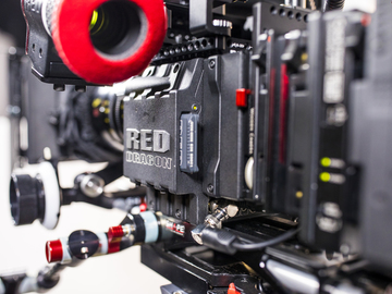 RED Epic Dragon 6K Basic + Tripod + Shoulder Rig, Matte Box