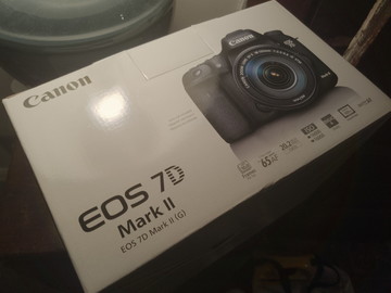 Rent: Canon EOS 7D Mark II