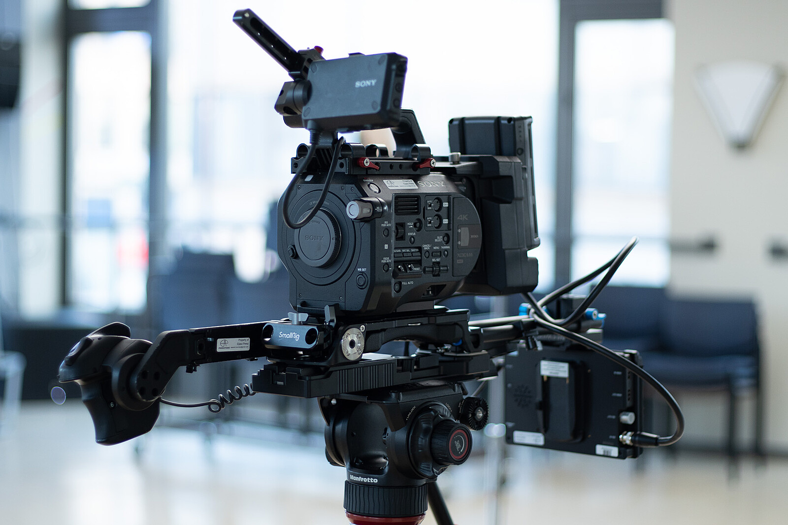 FS7 II レンズ付属PXW-FS7M2K+VCT-FS7+VCT-14 FS7 II | ラージセンサーカメラ | ソニー