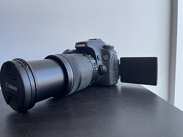 Canon EOS 70D 18-135mm ズームレンズ Amazon.com : Canon EOS 70D Digital SLR Camera with 18-135mm