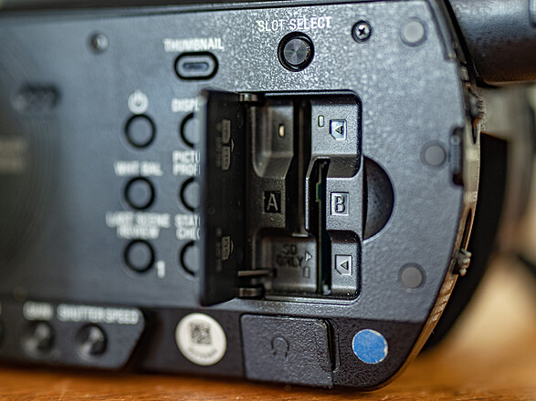 Rent a Sony PXW-X70 4K Professional XDCAM Compact Camcorder