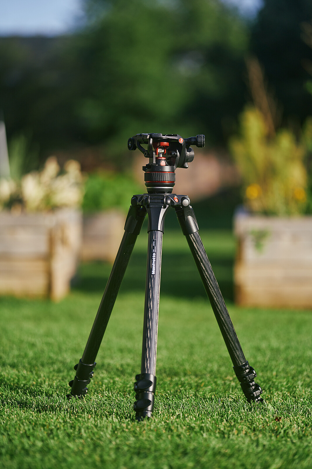 Rent a Manfrotto 608 Nitrotech Fluid Video Head and 536