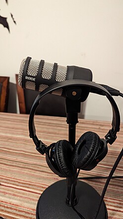 Rode PODMIC ➖ スタンド➖ケーブル ADD-ON PODMIC MICROPHONE KIT (RODE PODMIC, DESK STAND, 3M XLR CABLE) -