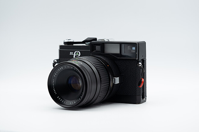Rent a Fujica G690 f3.5 100mm Medium Format Film Camera