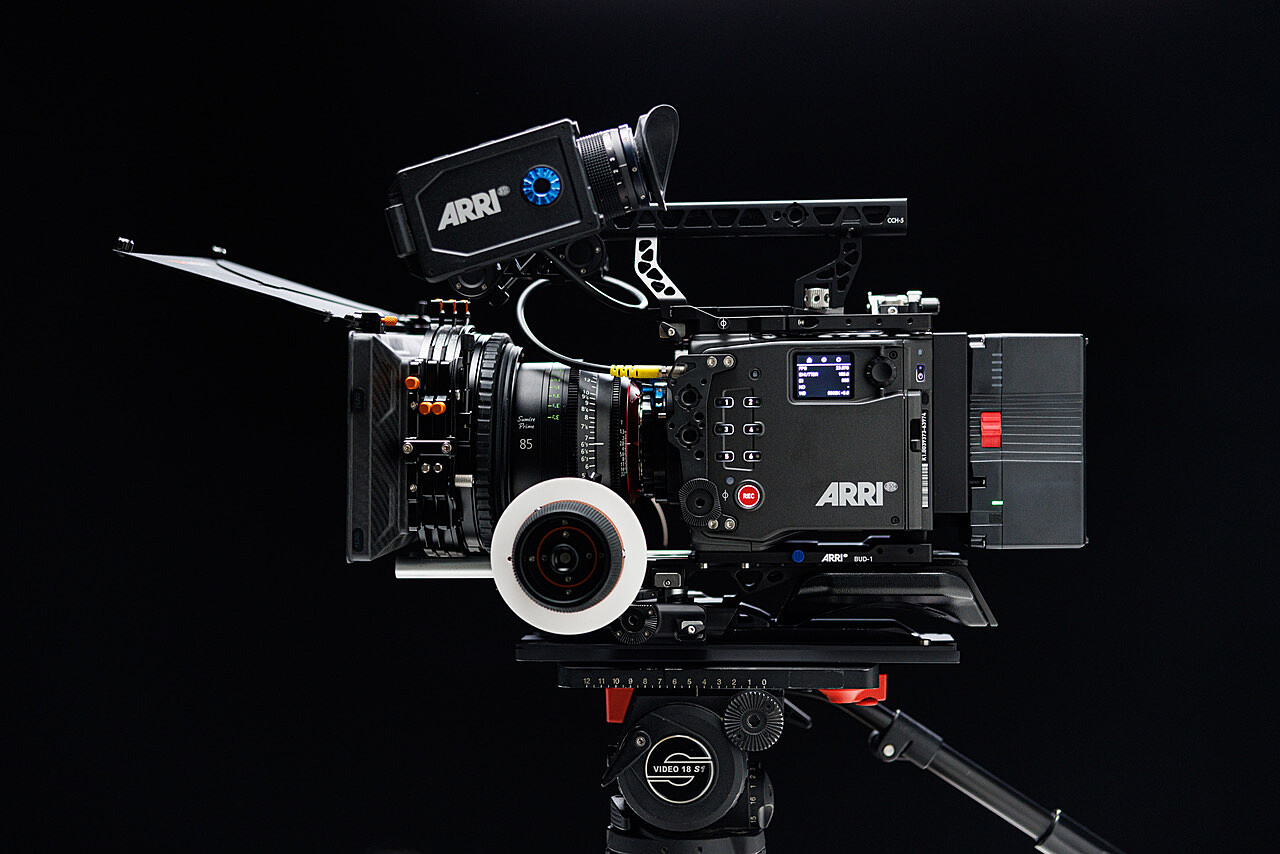 ARRI スタンド LOA-01015 ARRI 65-300mm T2.8 Signature Zoom LPL Lens + 1.7x Extender