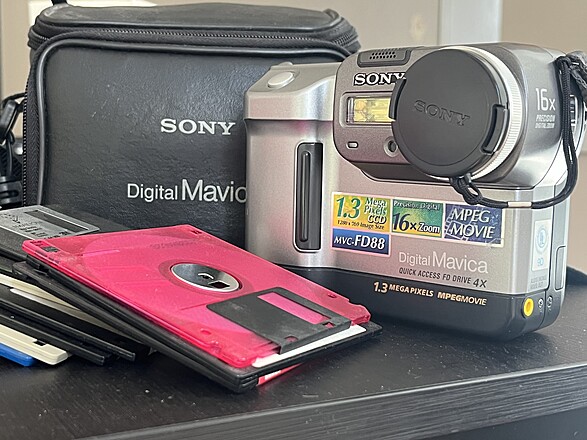 SONY MVC FD83 デジカメ　セット Sony MVC-FD83 Mavica Gray 3X Optical Zoom Digital Camera | eBay