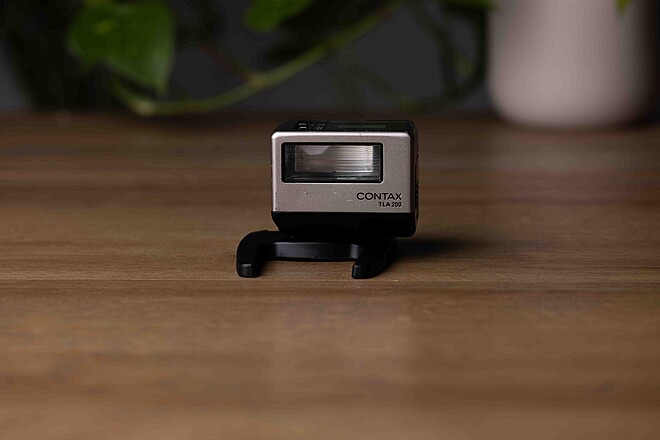 Rent a Contax TLA 200 Flash (2 Available) (for Contax G2 / Contax