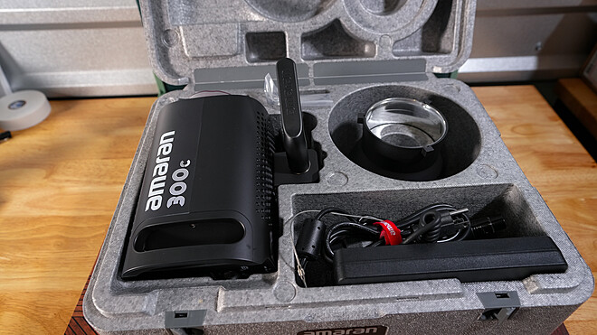 Rent a Aputure Amaran 300C Color light, Best Prices | ShareGrid