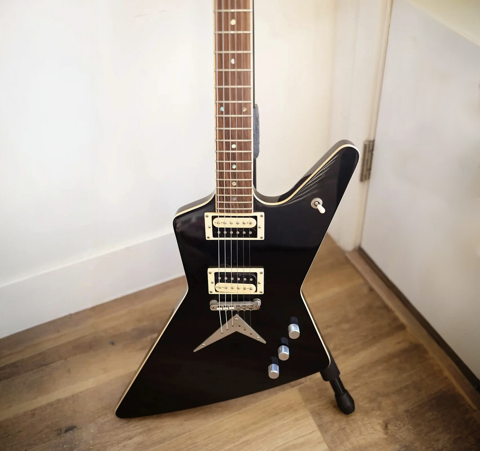 BLACK CLOUD GUITAR COSTOM MADE δ ケース付き Amazon.com: Crossrock Hardshell Arch Top wood case fits