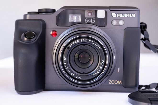 FUJIFILM GA645Zi Professional　BLACK Camera Review Blog No. 137 – Fujifilm GA645Zi Professional