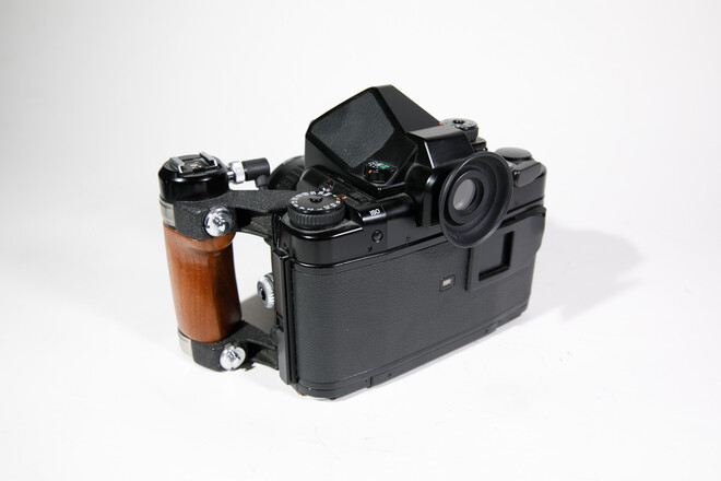 Rent a Pentax 67II Wooden Grip, Best Prices | ShareGrid Los