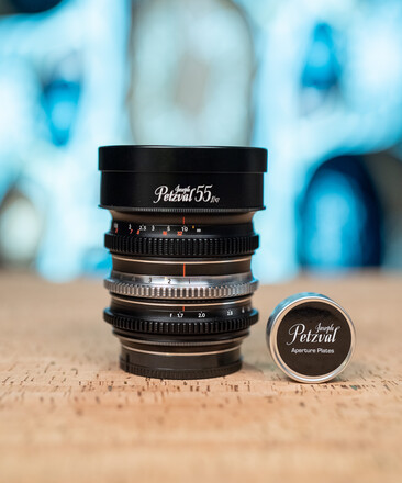 Rent a Joseph Petzval 35mm; 55mm and 80.5mm Focus-coupled Bokeh
