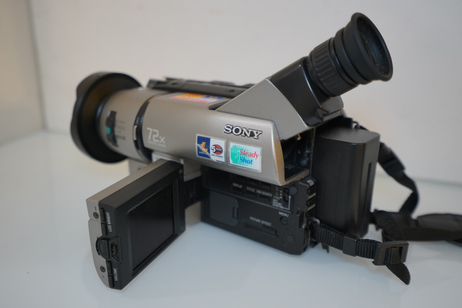Rent a Sony Sony Handycam Pro CCD-VX3 Hi8 Camcorder, Best Prices