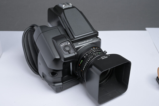 Rent a Hasselblad 503CW KIT + 80mm + Prism + CW Grip + A12 Film