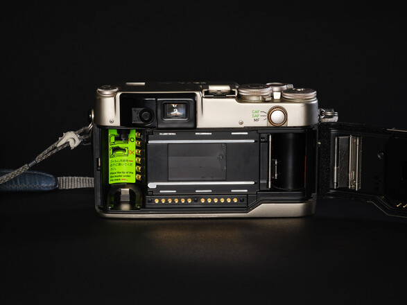 Rent a Contax G2 Film Camera ONE LENS KIT, Best Prices | ShareGrid
