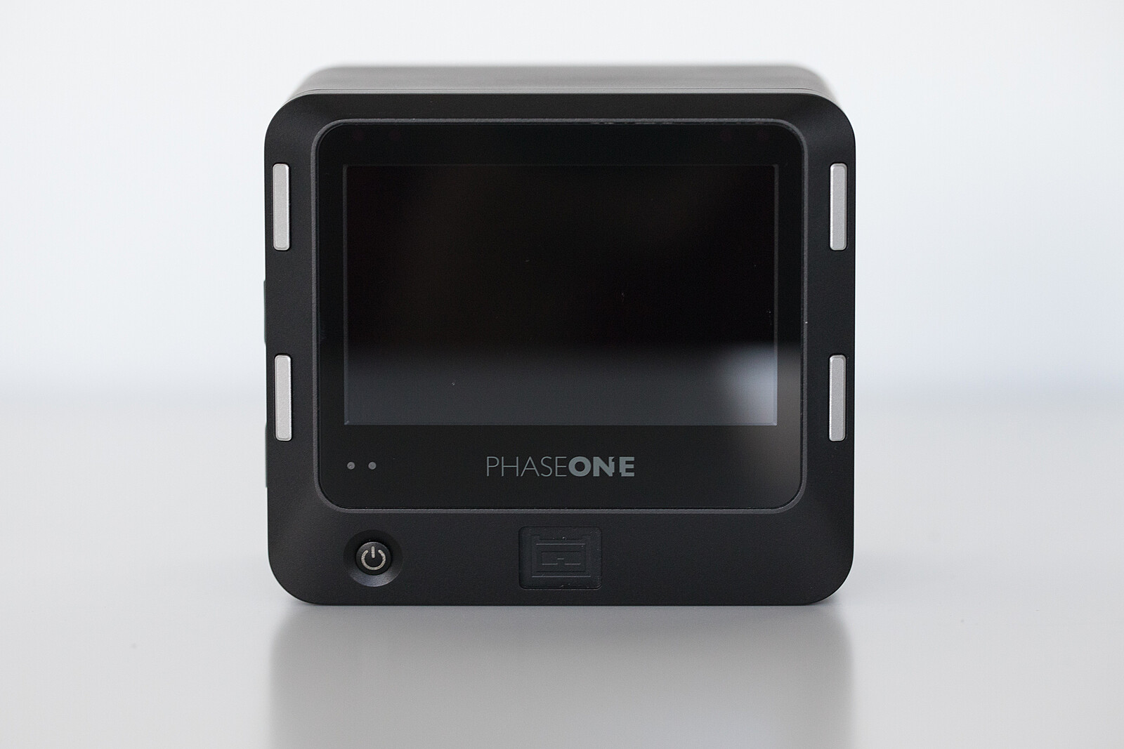 【貴重Vマウント・特別仕様】Phase one P30+ hasselblad Review: Hasselblad 500c/m with a Phase One P30+ Digital Back